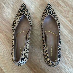 Vionic Josie Kitten Heel